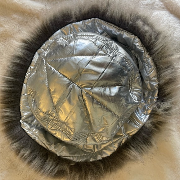 Eric Javits Silver Invincible Winter Puffer Bucket Hat NWT - Picture 7 of 10
